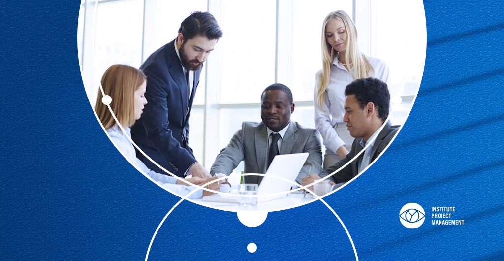 What is a Project Life Cycle? Exploring its 5 Phases